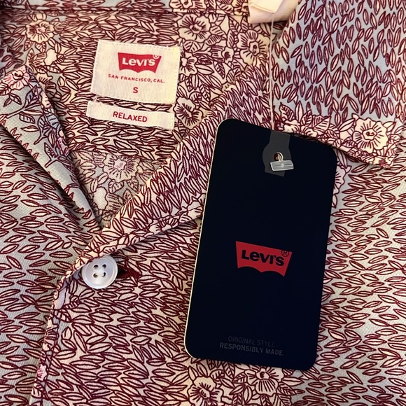 Levi’s button up shirt - Picture 3 of 3